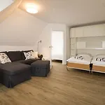 Hüs Auert Tharep, Wohnung 2