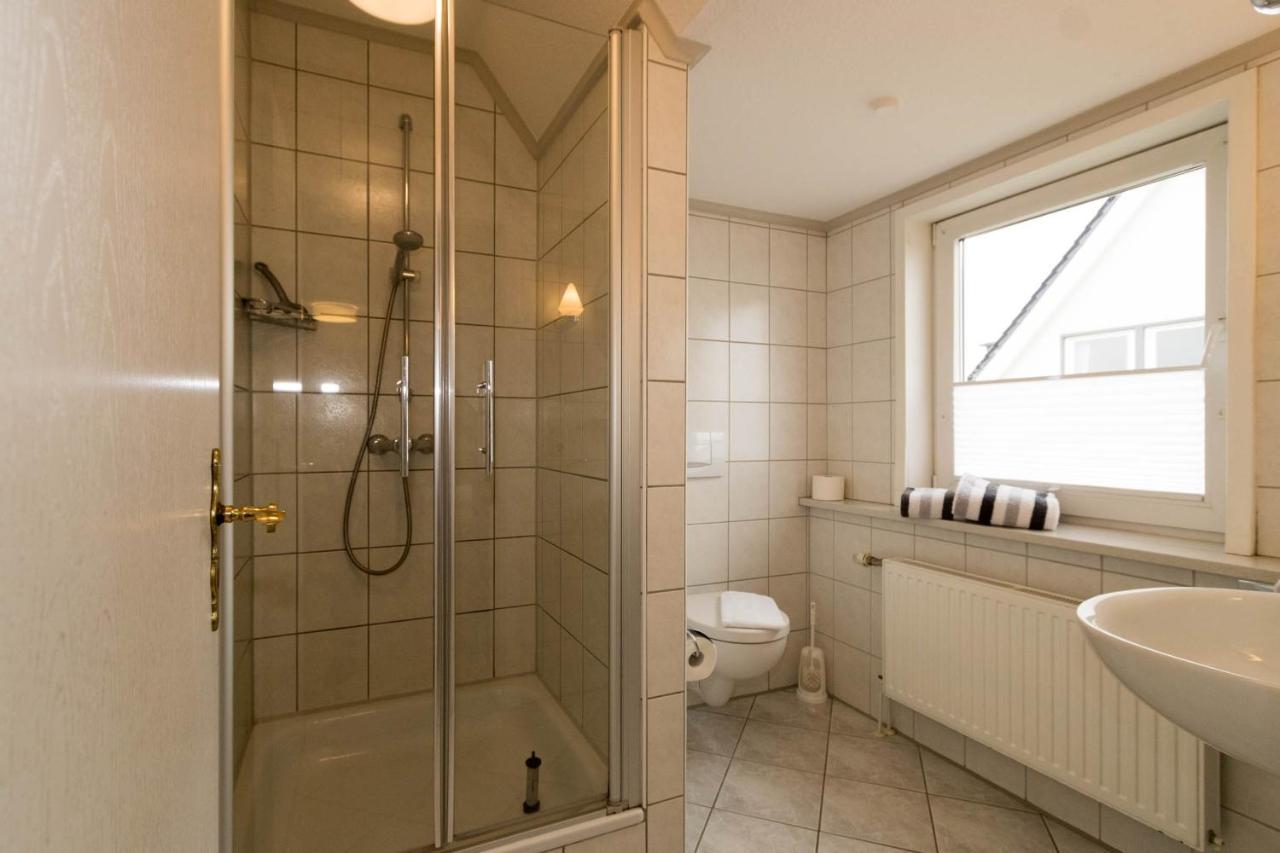 Hüs Auert Tharep, 2 * Hörnum